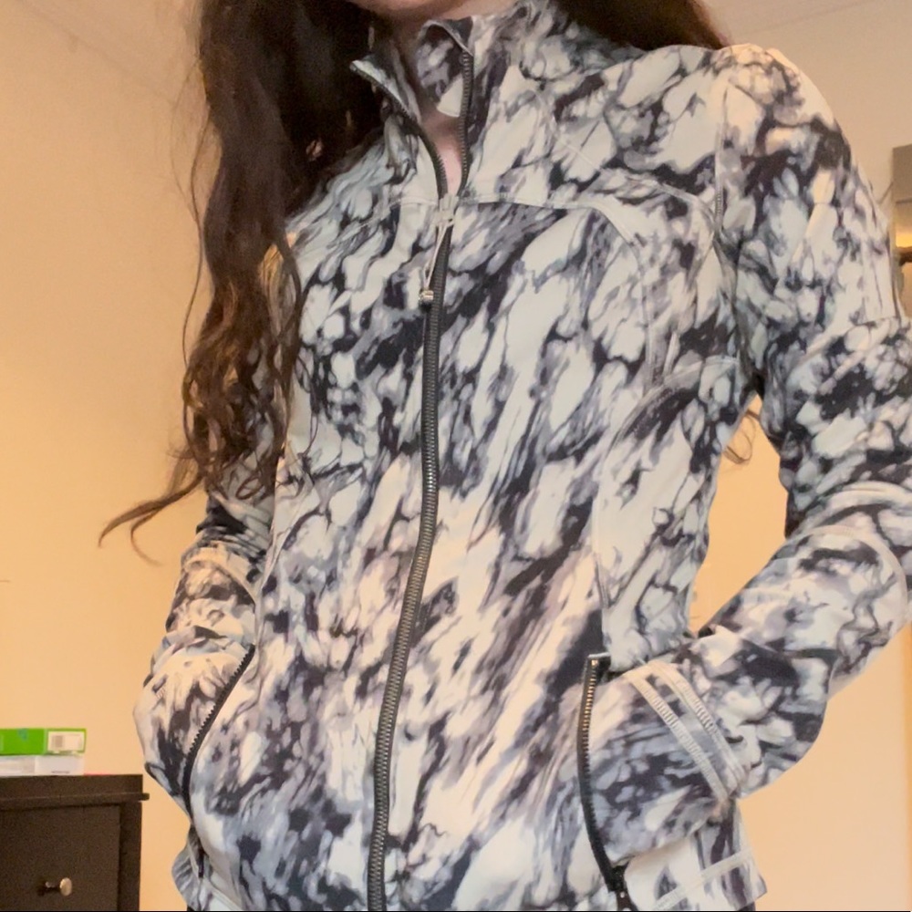 Lululemon Define jacket size 6